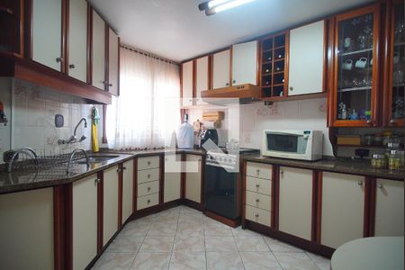 Casa à venda com 325m², 4 quartos e 4 vagas Casa à venda com 325m², 4 quartos e 4 vagasCozinha