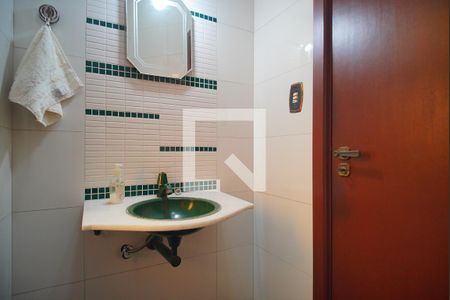 Casa à venda com 325m², 4 quartos e 4 vagas Casa à venda com 325m², 4 quartos e 4 vagasLavabo