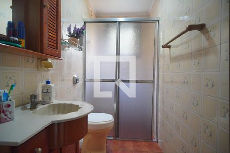 Casa à venda com 325m², 4 quartos e 4 vagas Casa à venda com 325m², 4 quartos e 4 vagasBanheiro