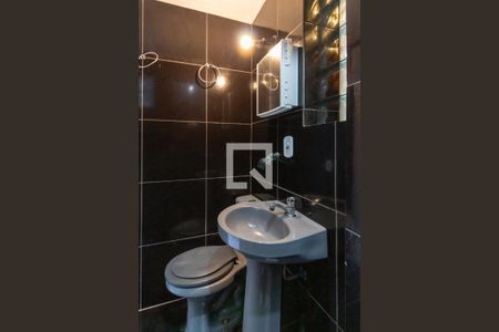 Apartamento à venda com 100m², 2 quartos e sem vaga Apartamento à venda com 100m², 2 quartos e sem vagaBanheiro de serviço