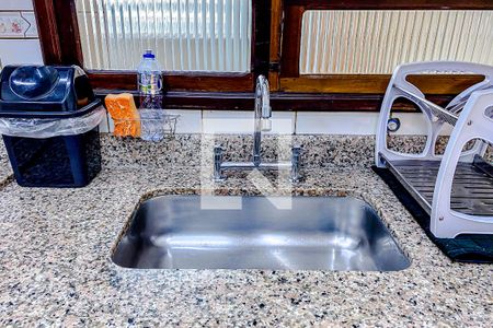 Casa à venda com 170m², 2 quartos e 1 vagaCozinha