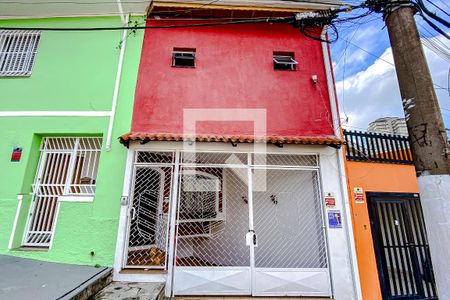 Casa à venda com 170m², 2 quartos e 1 vagaFachada