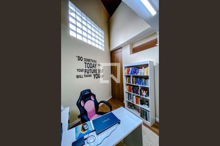 Casa à venda com 170m², 2 quartos e 1 vaga Escritório do Quarto 2