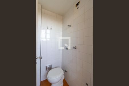 Apartamento à venda com 93m², 2 quartos e 1 vaga Apartamento à venda com 93m², 2 quartos e 1 vagaBanheiro da Área de Serviço