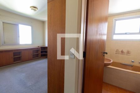 Apartamento à venda com 93m², 2 quartos e 1 vaga Apartamento à venda com 93m², 2 quartos e 1 vagaSuíte