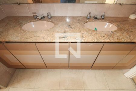 Apartamento à venda com 374m², 4 quartos e 4 vagasBanheiro