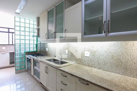Apartamento à venda com 187m², 3 quartos e 3 vagas Apartamento à venda com 187m², 3 quartos e 3 vagasCozinha