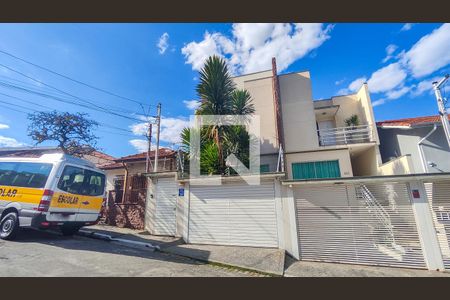 Casa à venda com 222m², 3 quartos e 5 vagasFachada