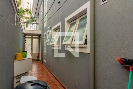 Casa à venda com 200m², 3 quartos e 4 vagas Casa à venda com 200m², 3 quartos e 4 vagasQuintal