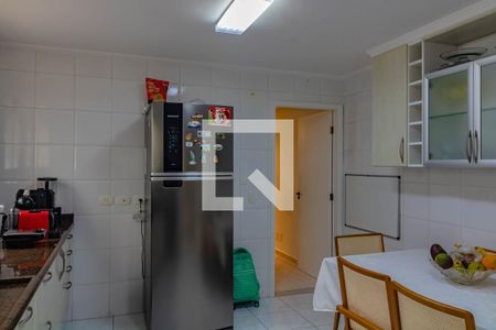 Casa à venda com 200m², 3 quartos e 4 vagas Casa à venda com 200m², 3 quartos e 4 vagasCozinha