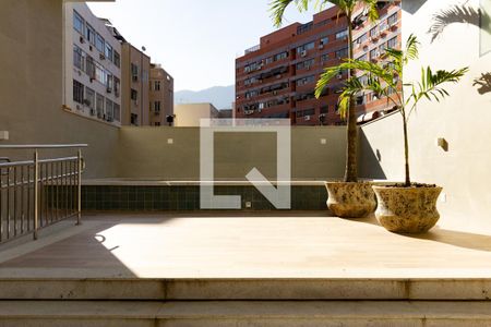 Apartamento à venda com 82m², 3 quartos e 1 vaga Apartamento à venda com 82m², 3 quartos e 1 vagaÁrea comum - Piscina