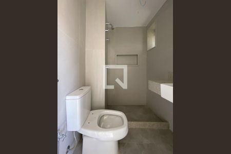 Apartamento à venda com 82m², 3 quartos e 1 vaga Apartamento à venda com 82m², 3 quartos e 1 vagaBanheiro da suíte