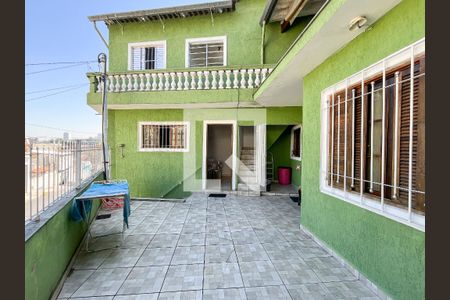 Casa à venda com 132m², 3 quartos e 1 vaga Casa à venda com 132m², 3 quartos e 1 vagaQuintal