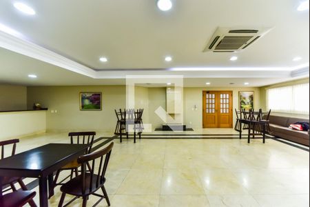 Apartamento à venda com 203m², 4 quartos e 4 vagasÁrea comum - Salão de festas