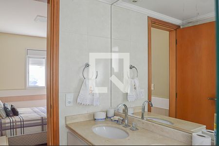 Apartamento à venda com 203m², 4 quartos e 4 vagasBanheiro da Suíte 3