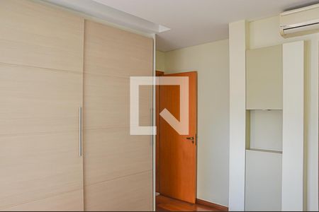 Apartamento à venda com 203m², 4 quartos e 4 vagasQuarto 3 - Suíte