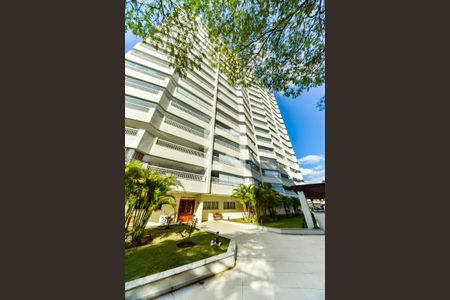 Apartamento à venda com 203m², 4 quartos e 4 vagasFachada e portaria