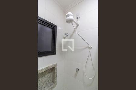 Casa à venda com 100m², 2 quartos e 2 vagasBanheiro da Suíte 1