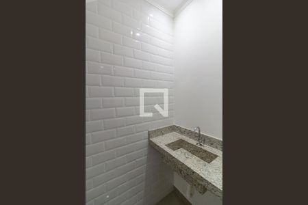 Casa à venda com 100m², 2 quartos e 2 vagasLavabo