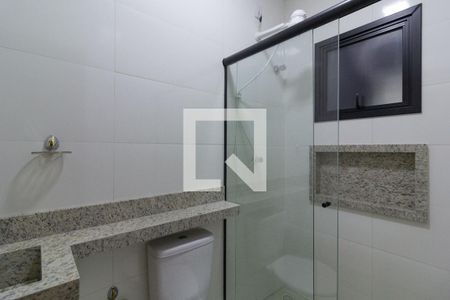 Casa à venda com 100m², 2 quartos e 2 vagasBanheiro da Suíte 2