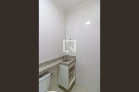 Casa à venda com 100m², 2 quartos e 2 vagasBanheiro da Suíte 1