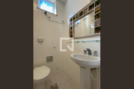 Banheiro social  de apartamento para alugar com 2 quartos, 70m² em Ipanema, Rio de Janeiro