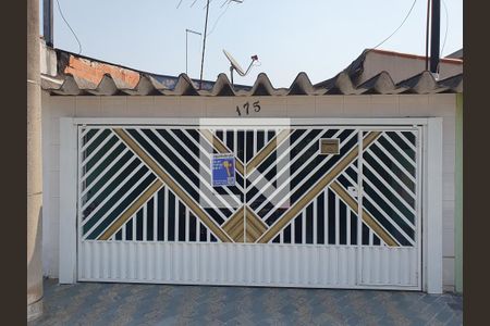 Casa à venda com 125m², 3 quartos e 2 vagas Casa à venda com 125m², 3 quartos e 2 vagasFachada