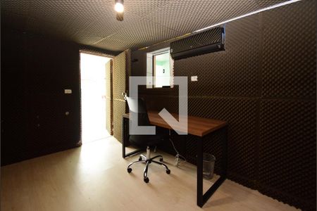 Casa à venda com 125m², 3 quartos e 2 vagas Casa à venda com 125m², 3 quartos e 2 vagasEscritório