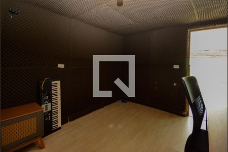 Casa à venda com 125m², 3 quartos e 2 vagas Casa à venda com 125m², 3 quartos e 2 vagasEscritório