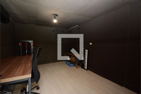 Casa à venda com 125m², 3 quartos e 2 vagas Casa à venda com 125m², 3 quartos e 2 vagasEscritório