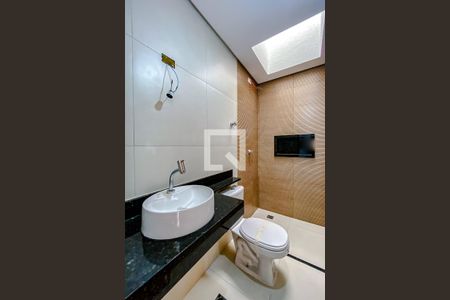 Casa à venda com 112m², 3 quartos e 2 vagasBanheiro