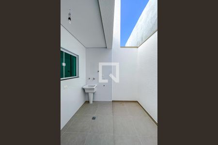 Casa à venda com 112m², 3 quartos e 2 vagasÁrea de Serviço