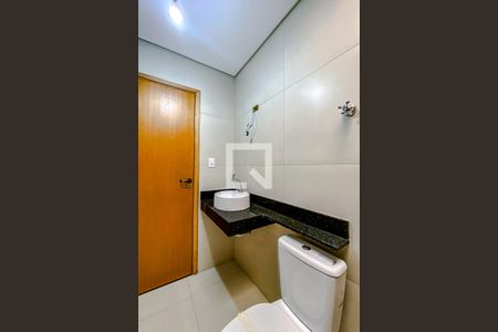 Casa à venda com 112m², 3 quartos e 2 vagasBanheiro