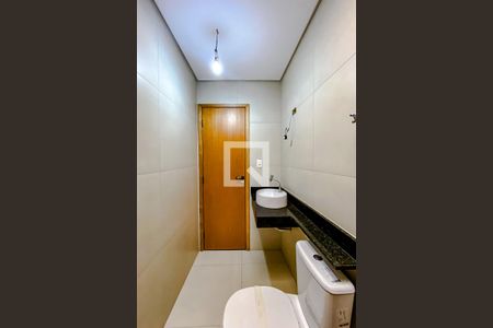 Casa à venda com 112m², 3 quartos e 2 vagasBanheiro