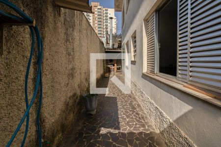 Casa à venda com 240m², 4 quartos e 2 vagascorredor lateral