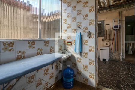 Casa à venda com 240m², 4 quartos e 2 vagasárea de serviço1