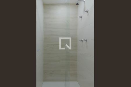 Banheiro de kitnet/studio para alugar com 1 quarto, 26m² em Ipiranga, São Paulo