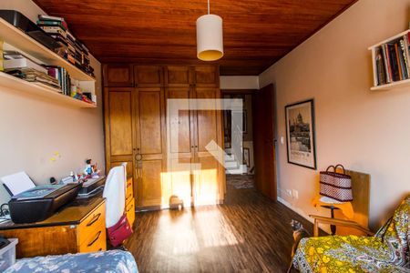 Casa de condomínio à venda com 300m², 4 quartos e 4 vagas Casa de condomínio à venda com 300m², 4 quartos e 4 vagasQuarto 3