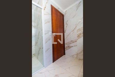 Casa de condomínio à venda com 300m², 4 quartos e 4 vagas Casa de condomínio à venda com 300m², 4 quartos e 4 vagasBanheiro da Suíte 2