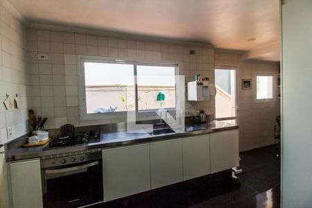 Casa de condomínio à venda com 300m², 4 quartos e 4 vagas Casa de condomínio à venda com 300m², 4 quartos e 4 vagasCozinha