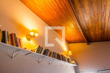 Casa de condomínio à venda com 300m², 4 quartos e 4 vagas Casa de condomínio à venda com 300m², 4 quartos e 4 vagasDetalhe