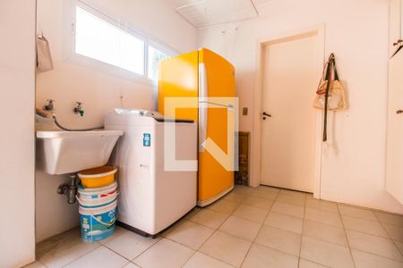 Casa de condomínio à venda com 300m², 4 quartos e 4 vagas Casa de condomínio à venda com 300m², 4 quartos e 4 vagasÁrea de Serviço