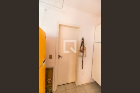 Casa de condomínio à venda com 300m², 4 quartos e 4 vagas Casa de condomínio à venda com 300m², 4 quartos e 4 vagasQuarto de Serviço