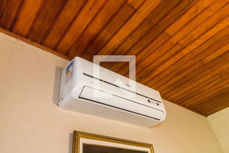 Casa de condomínio à venda com 300m², 4 quartos e 4 vagas Casa de condomínio à venda com 300m², 4 quartos e 4 vagasDetalhe