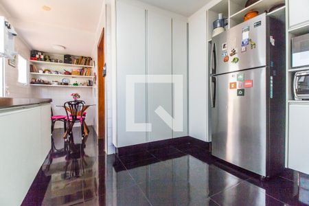 Casa de condomínio à venda com 300m², 4 quartos e 4 vagas Casa de condomínio à venda com 300m², 4 quartos e 4 vagasCozinha