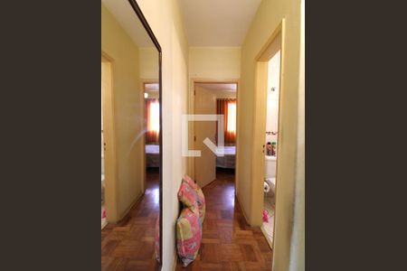 Casa à venda com 84m², 3 quartos e 2 vagasCorredor - Quartos