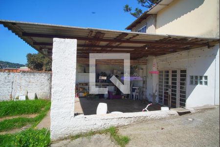 Casa à venda com 100m², 4 quartos e 6 vagasÁrea de Serviço