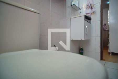 Casa à venda com 100m², 4 quartos e 6 vagasBanheiro Corredor 2