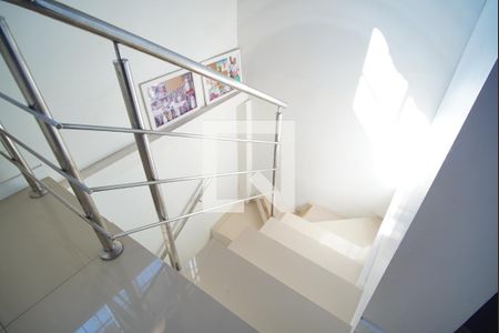 Casa à venda com 100m², 4 quartos e 6 vagasEscada - Acesso Quintal/Churrasqueira