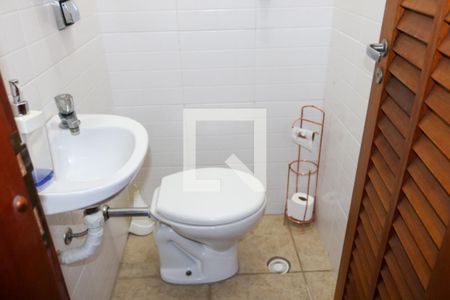 Casa à venda com 184m², 4 quartos e 3 vagasBanheiro de Serviço